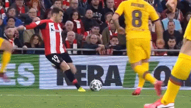 [国内足球]加布里埃尔横敲 蒯纪闻跟进打门得手