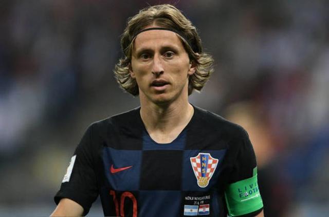 后无来者！C罗高难度进球，生涯929球，连续22年为葡萄牙进球！